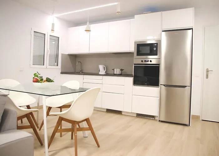 Verano Azul 아파트